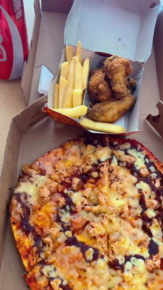 Debonairs Pizza