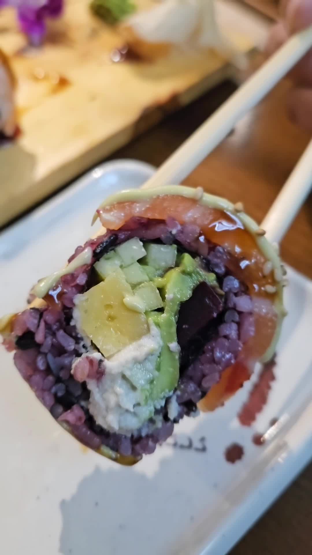 Sakana Sushi & Roll