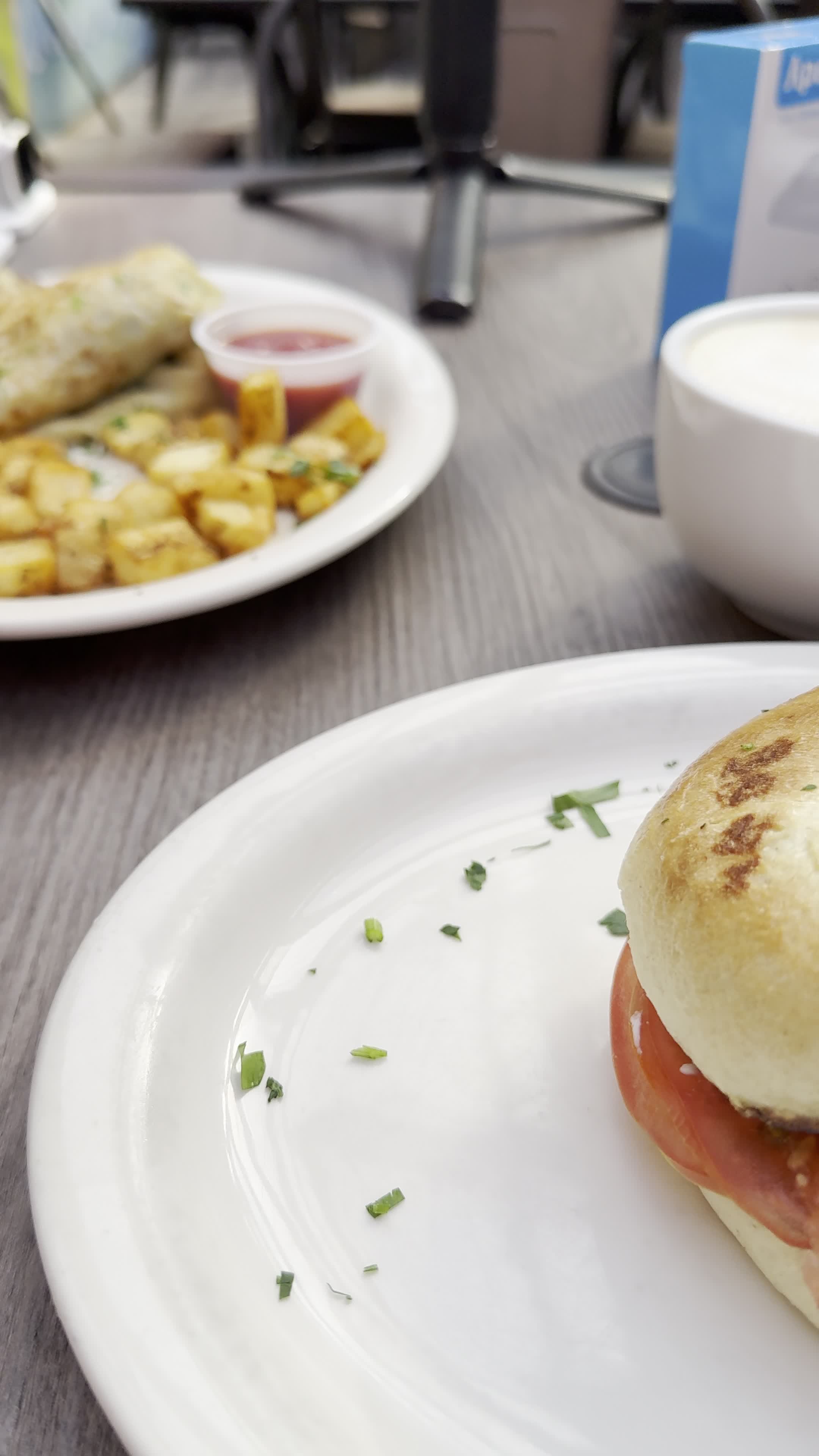 Video review of High Tide Restaurant: Cafe & Crepery