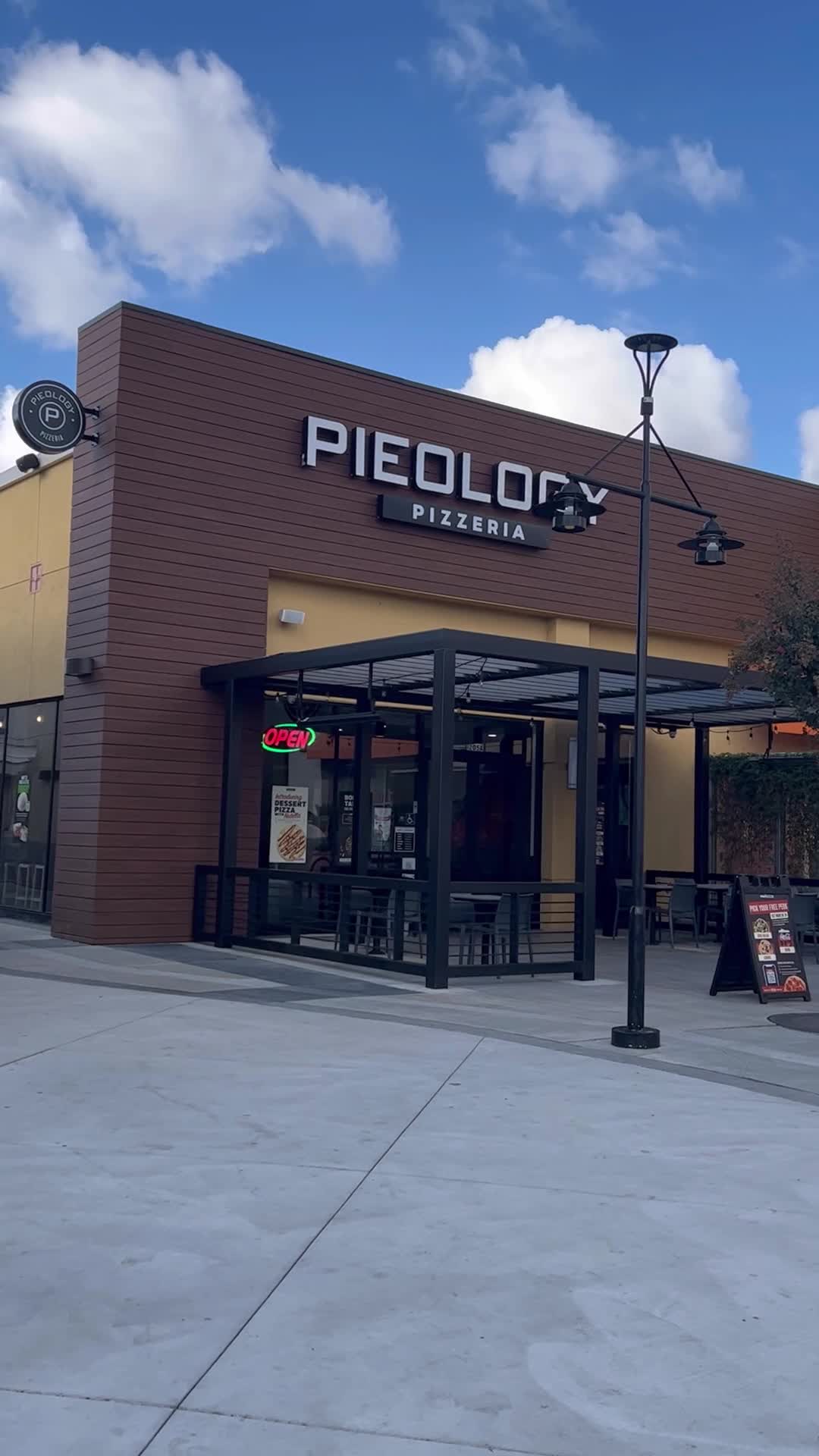 Pieology Pizzeria