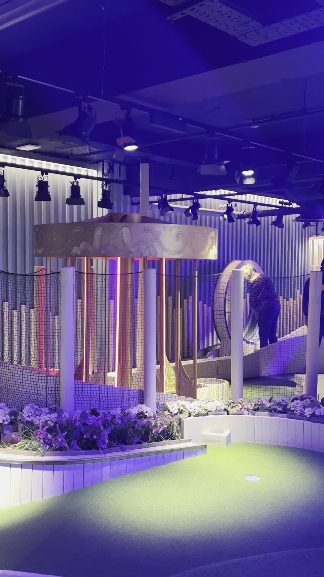 Swingers - The Crazy Golf Club