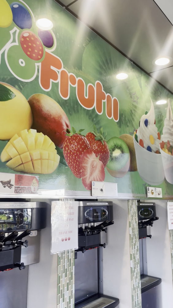 YoFrutii Frozen Yogurt