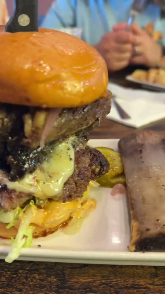 Da burger wing hub