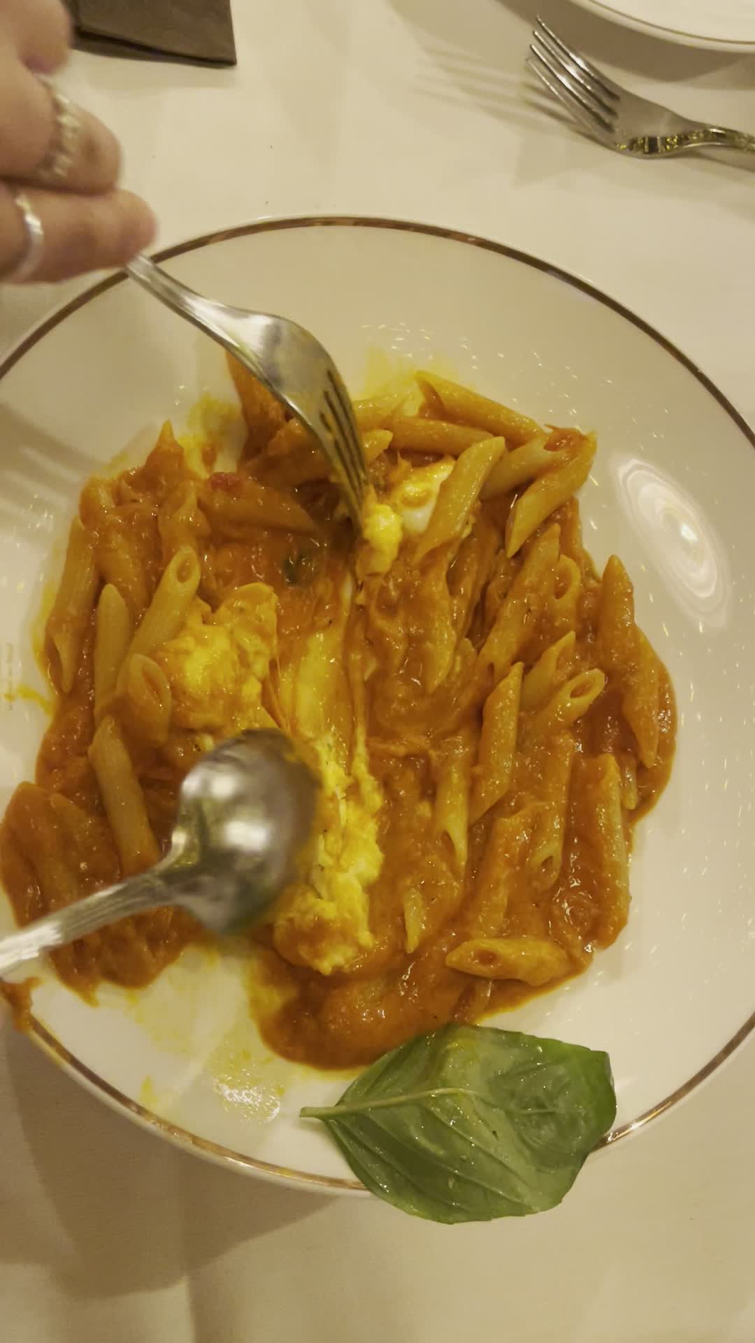 Video review of La Giostra