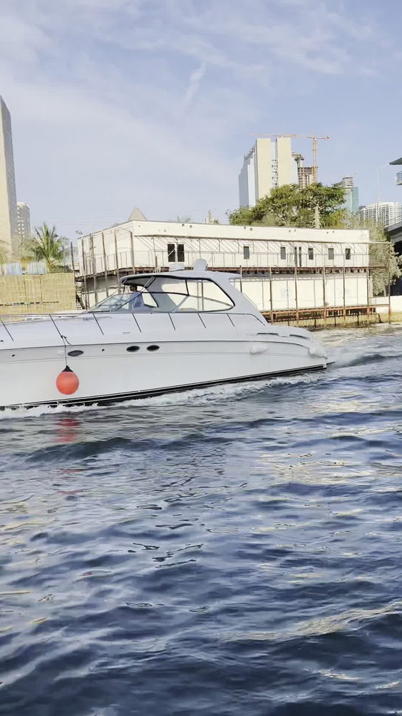 Boat Cruiser - Miami Boat & Yacht Rentals