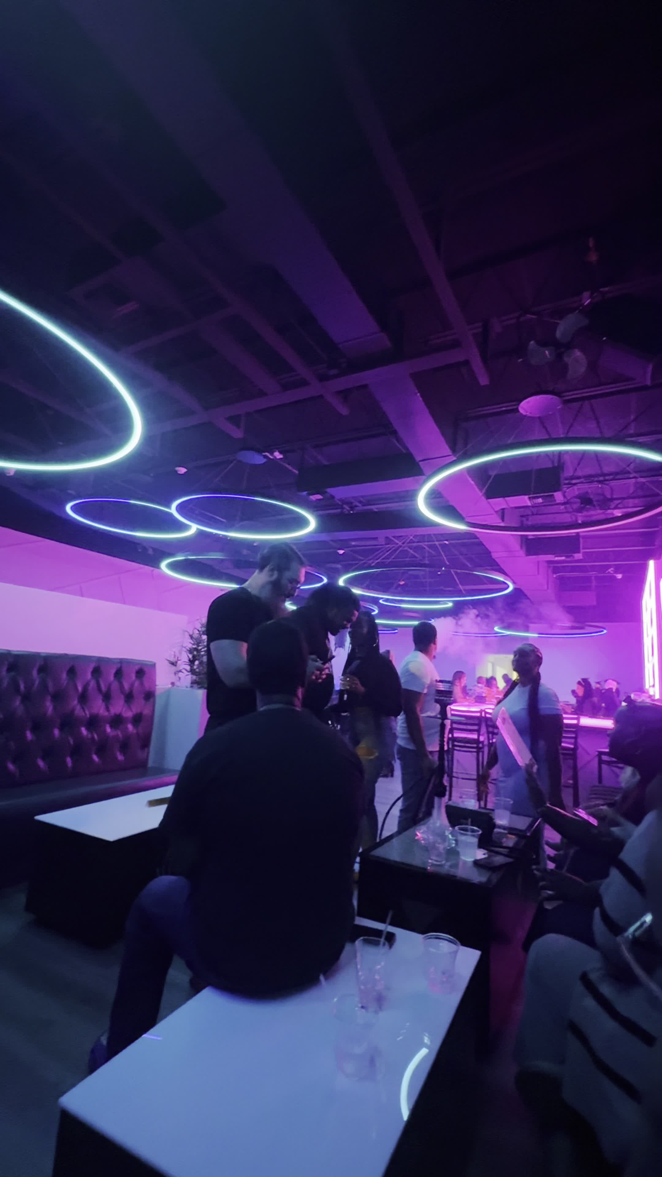 Aura lounge