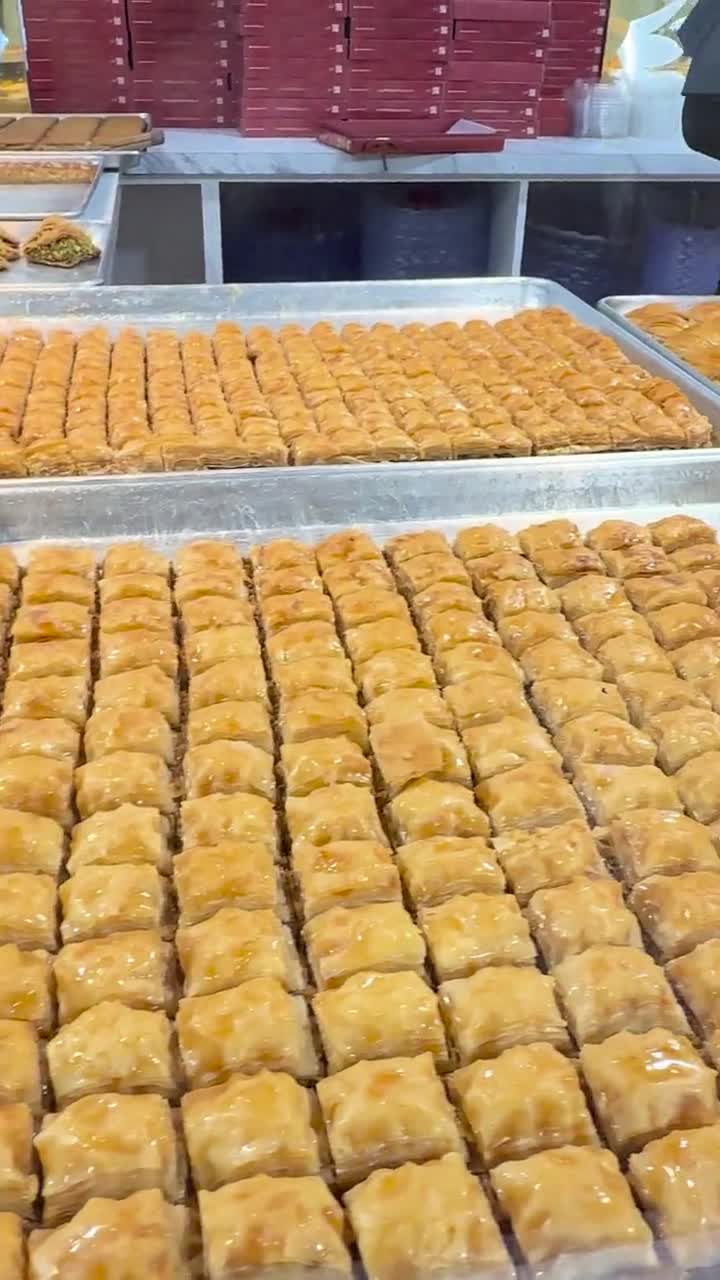 Crown pastries