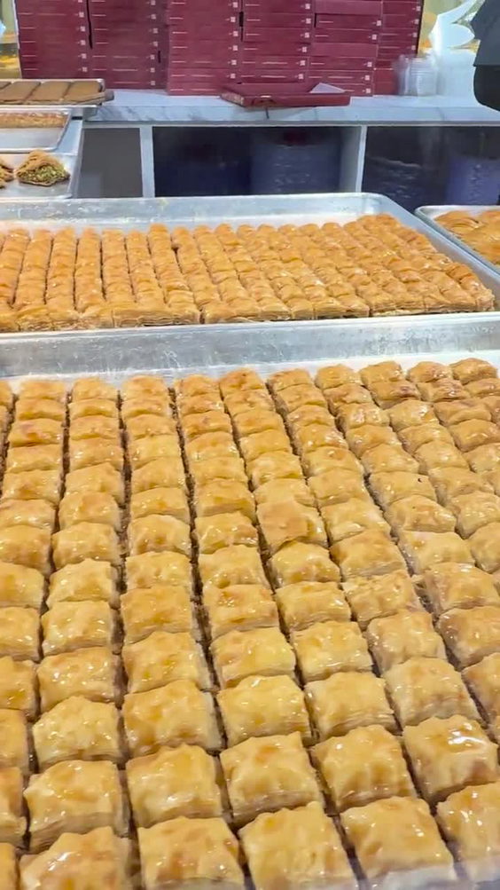 Crown pastries