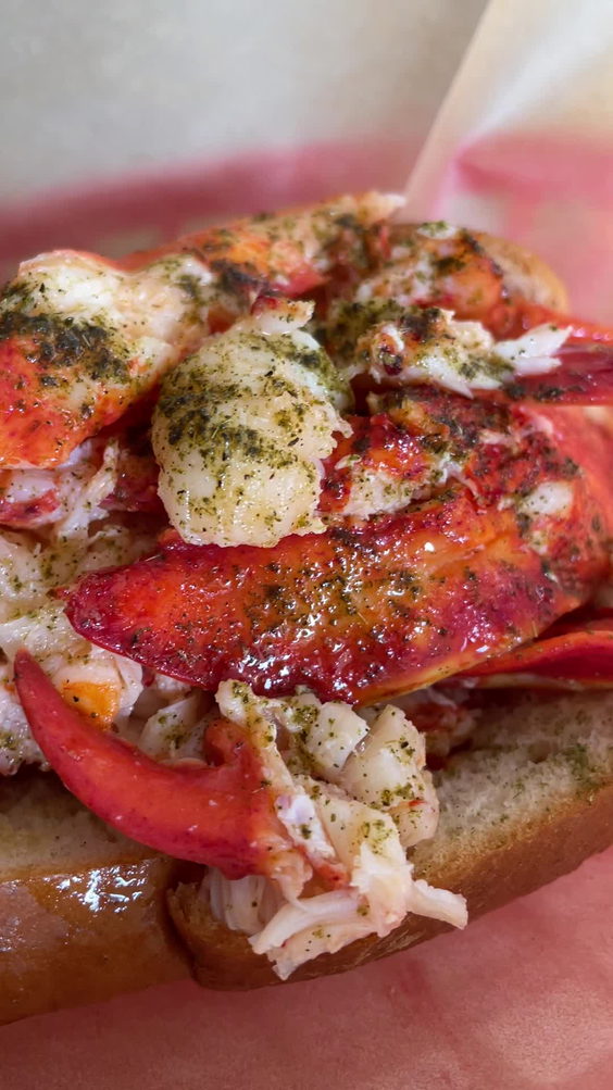 Luke's Lobster Pike Street