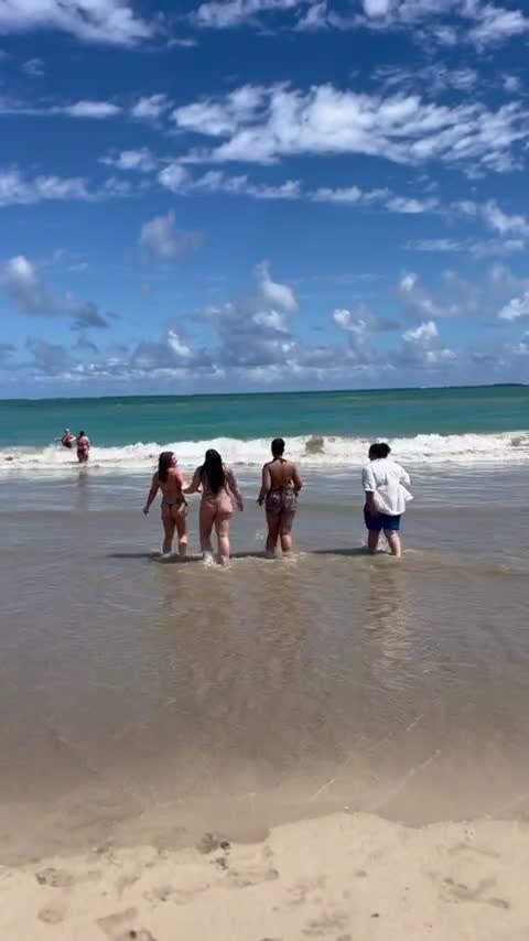 Video review of Isla Verde Beach