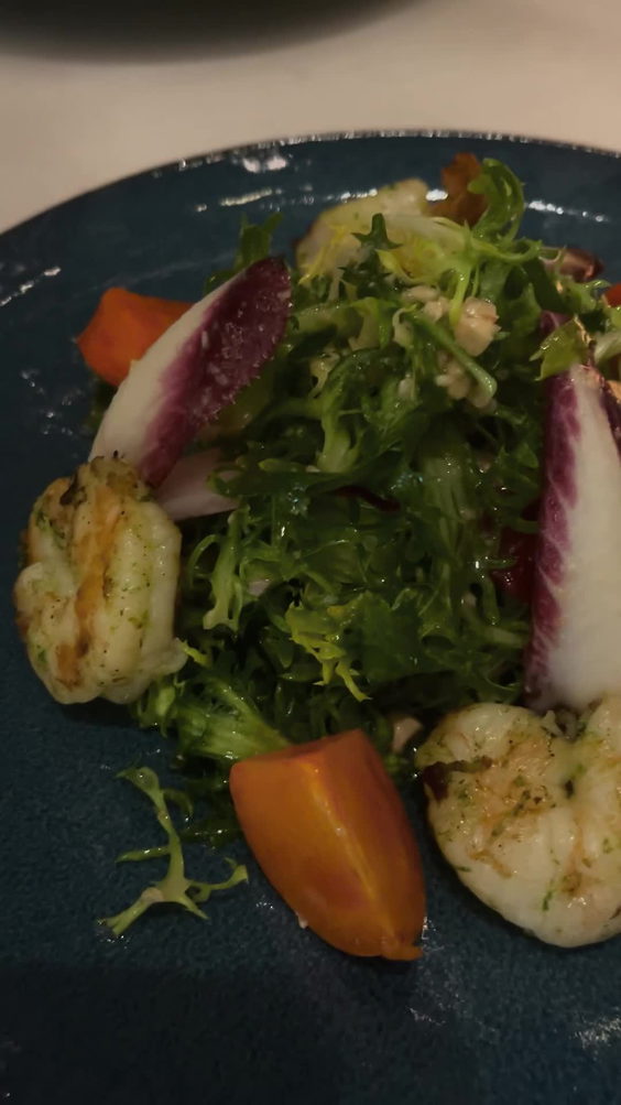Ellie's Restaurant & Lounge