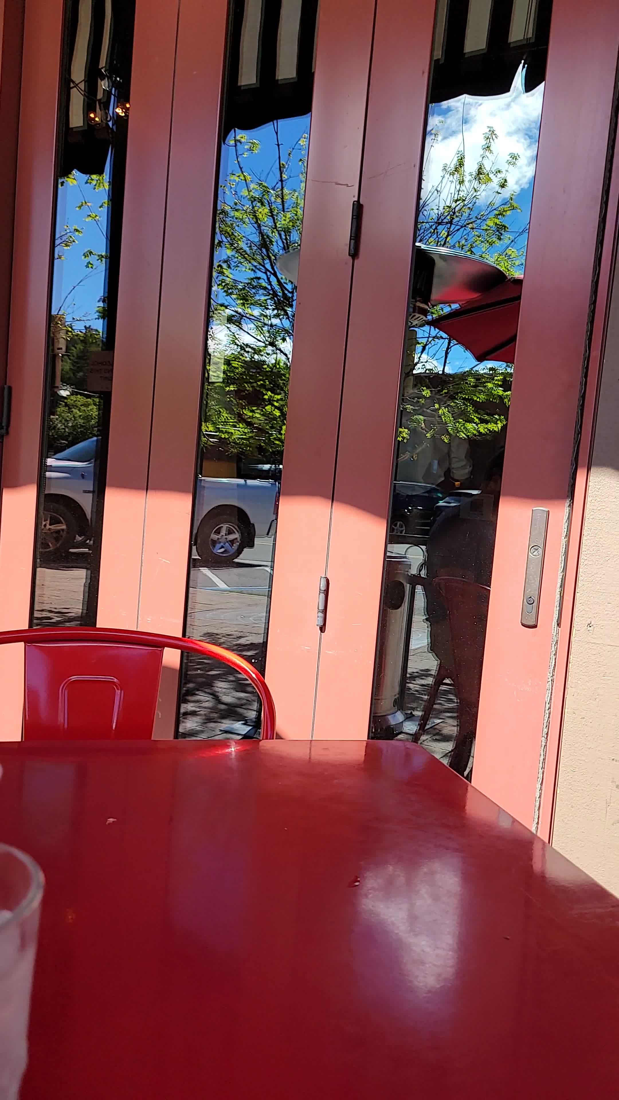 Moody's Bistro Bar & Beats