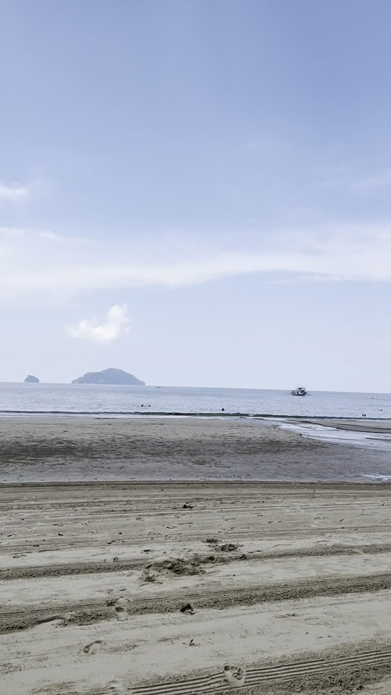 Lio Beach