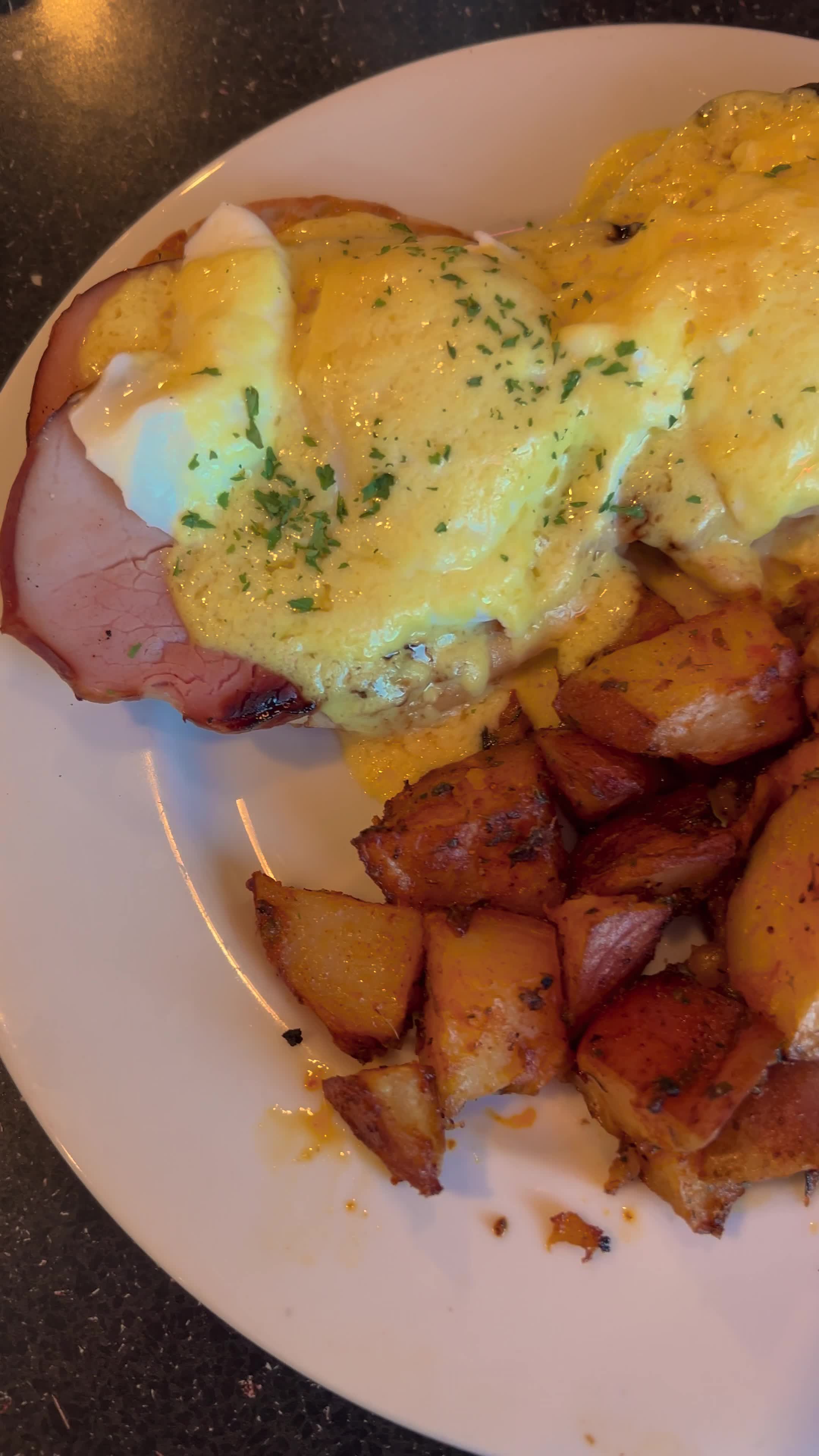 Roundabout Diner & Lounge