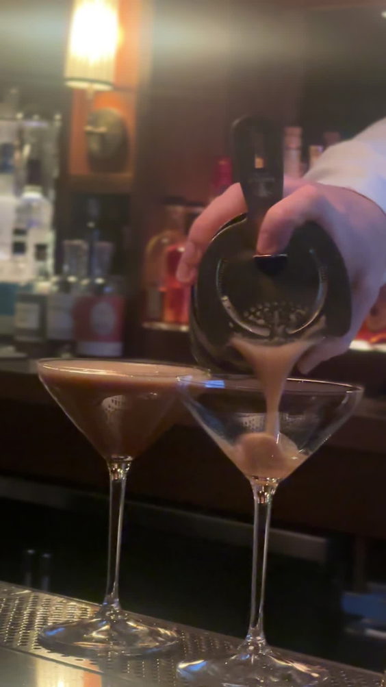 The street bar