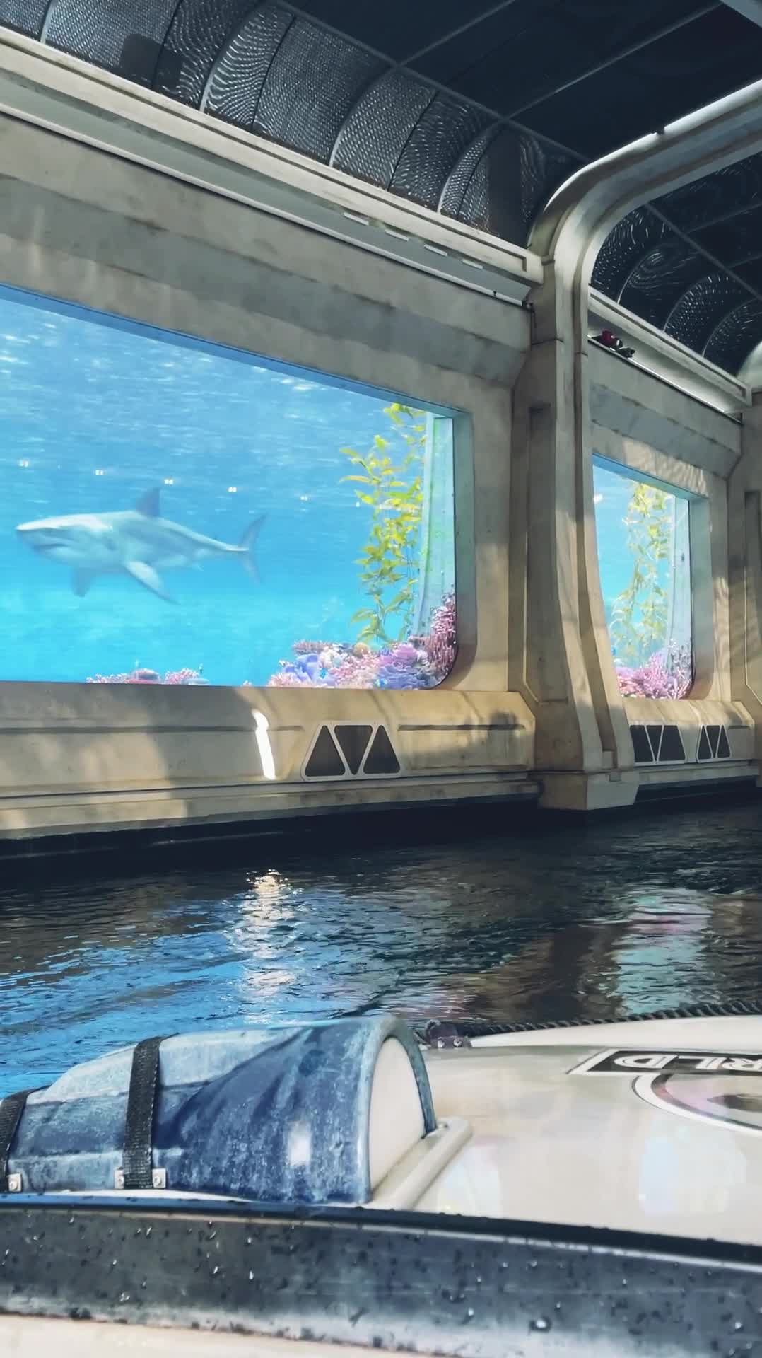 Video review of Jurassic World - The Ride