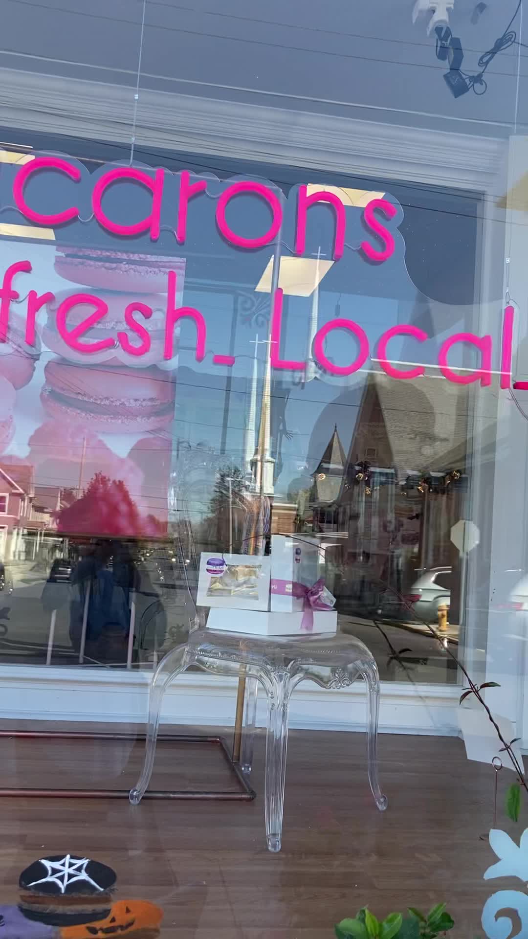 Sweet Velvet Macarons