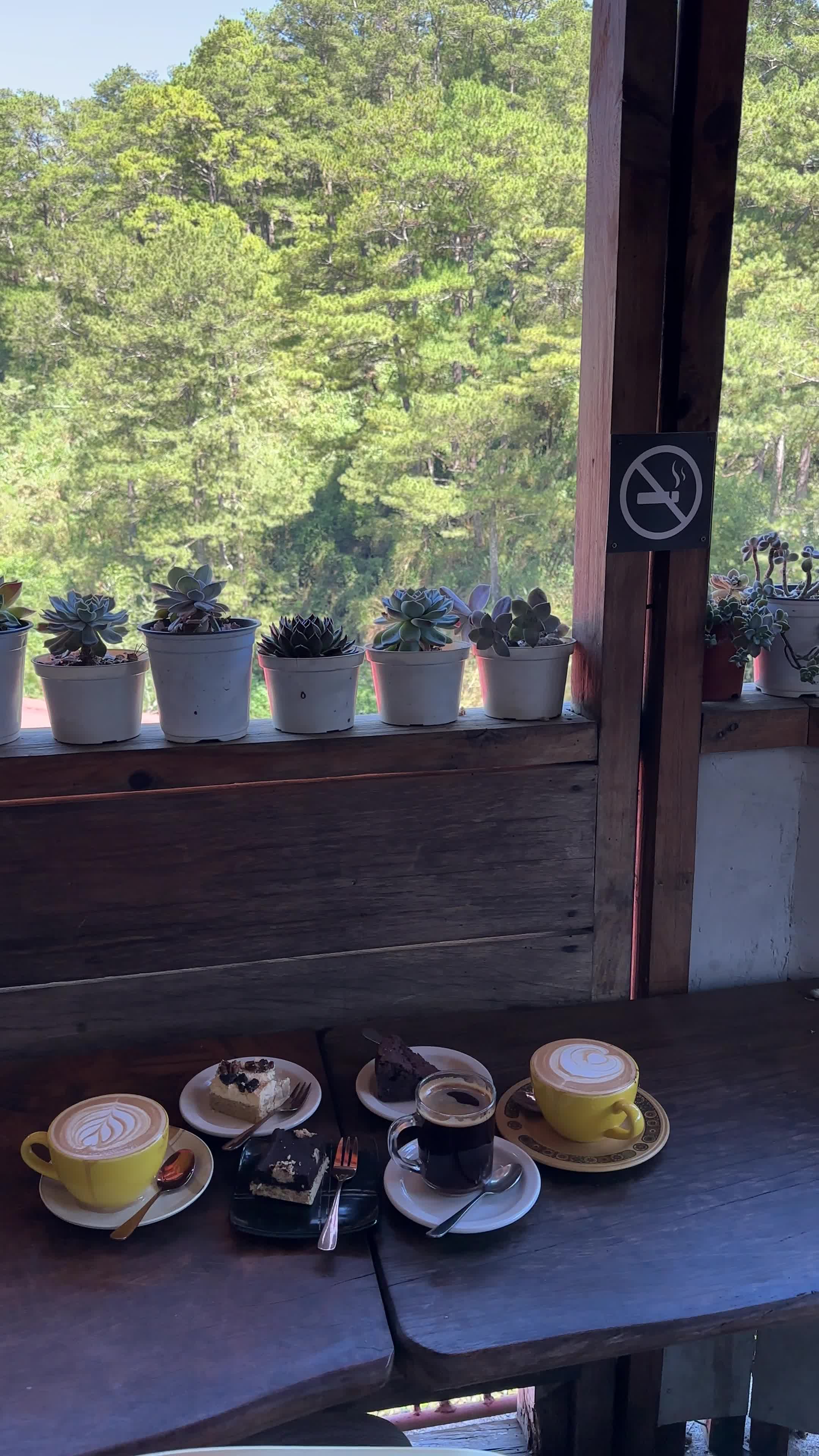 Video review of Bana's Cafe & Restaurant