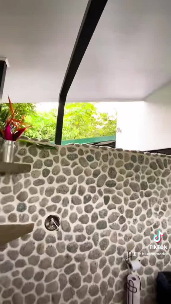 Kraken Cabin 