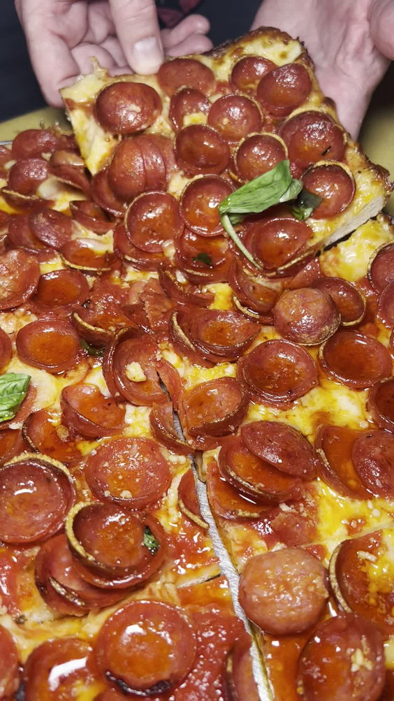 La Famiglia Ristorante & Pizzeria