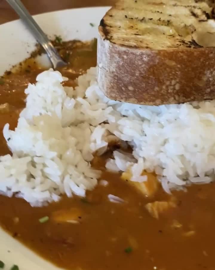 Video review of Georgia's Restaurant
