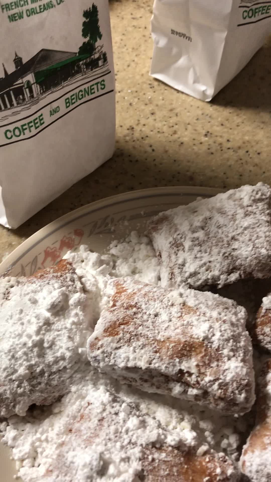 Video review of Cafe Du Monde