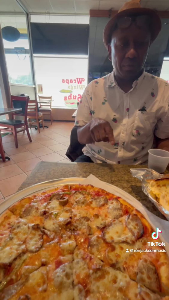 Nona Rosa's Pizza