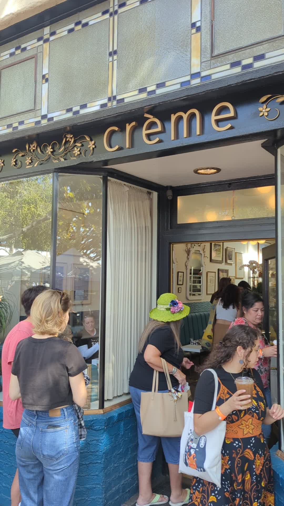 Video review of Creme Bakery