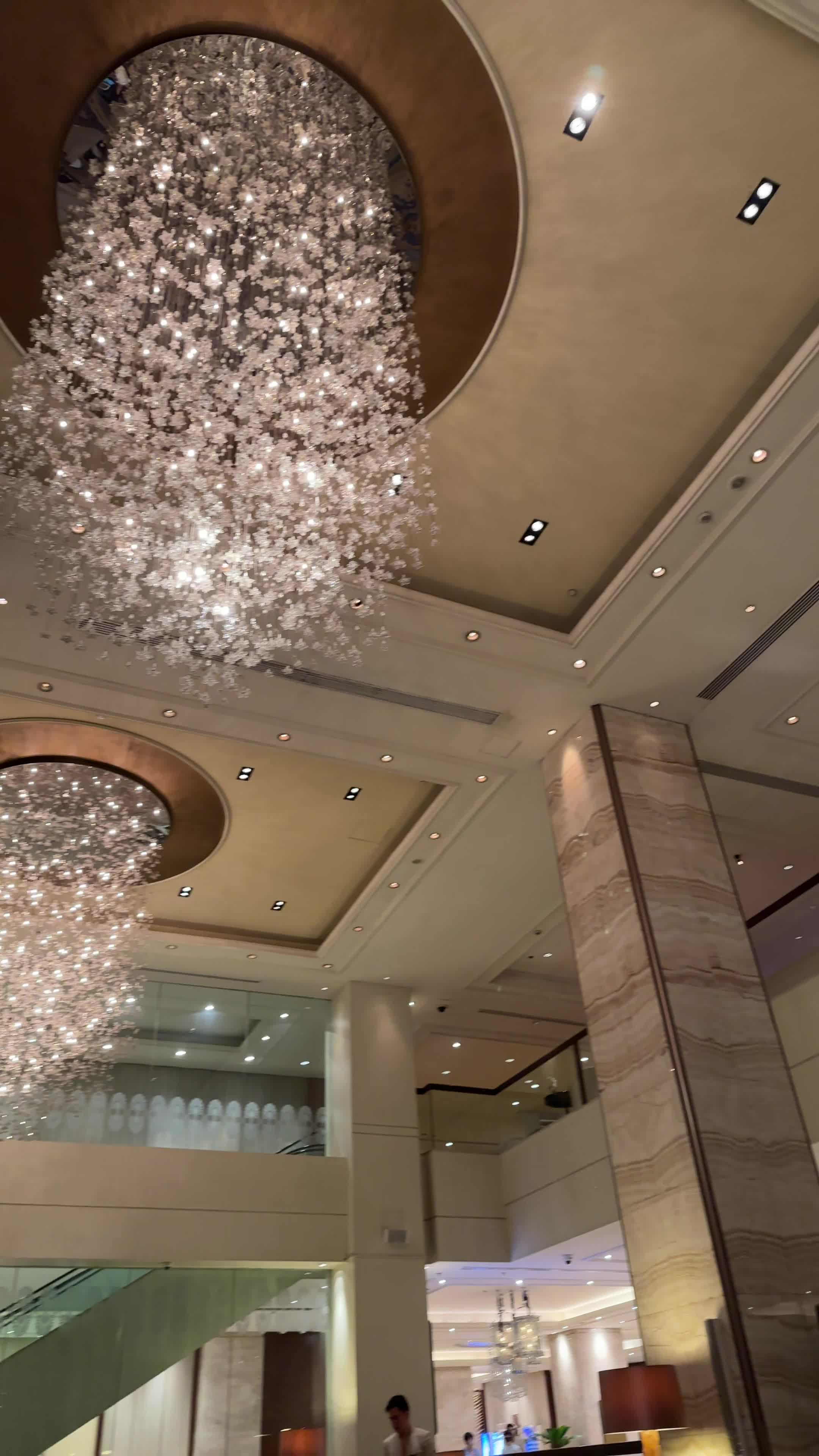 Shangri-La Hotel
