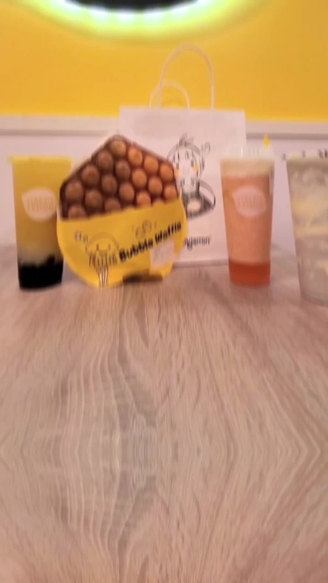 Video review of Happy Lemon