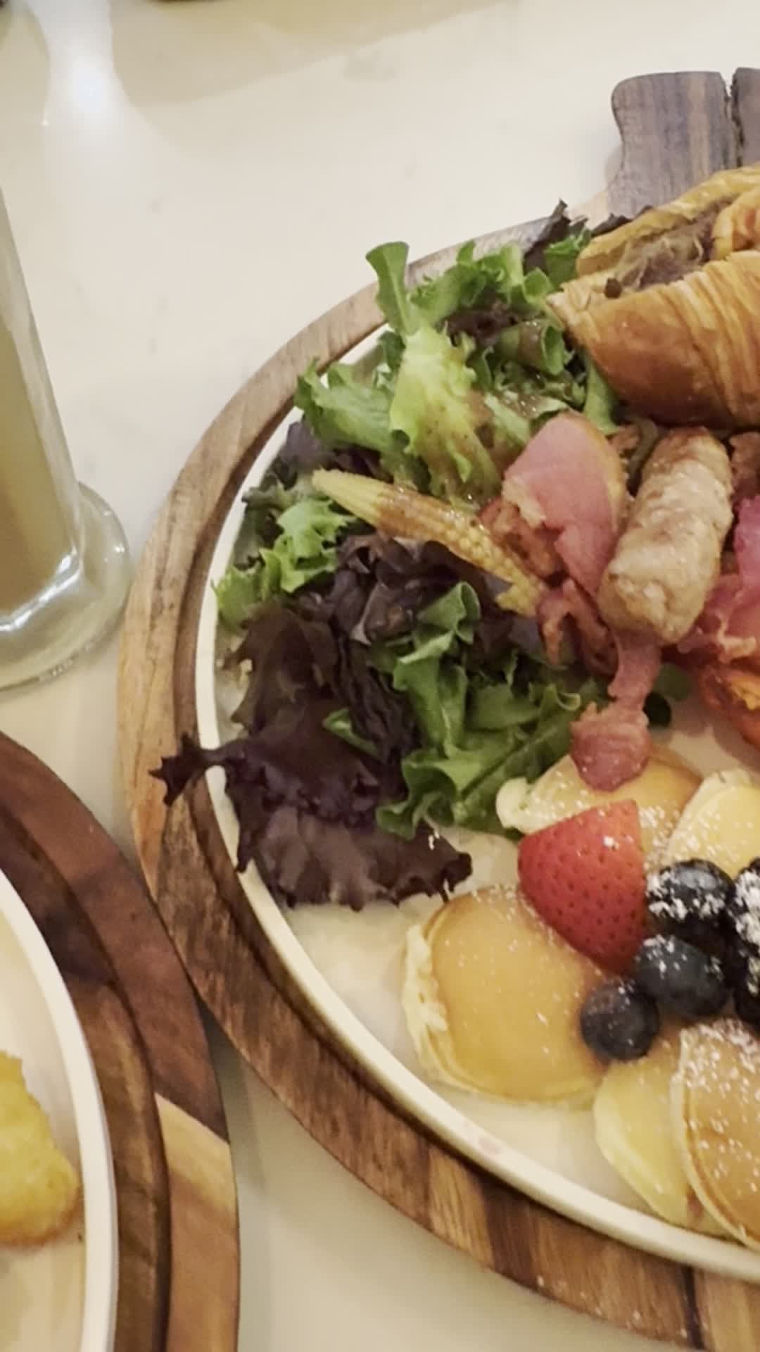 Light Café ????