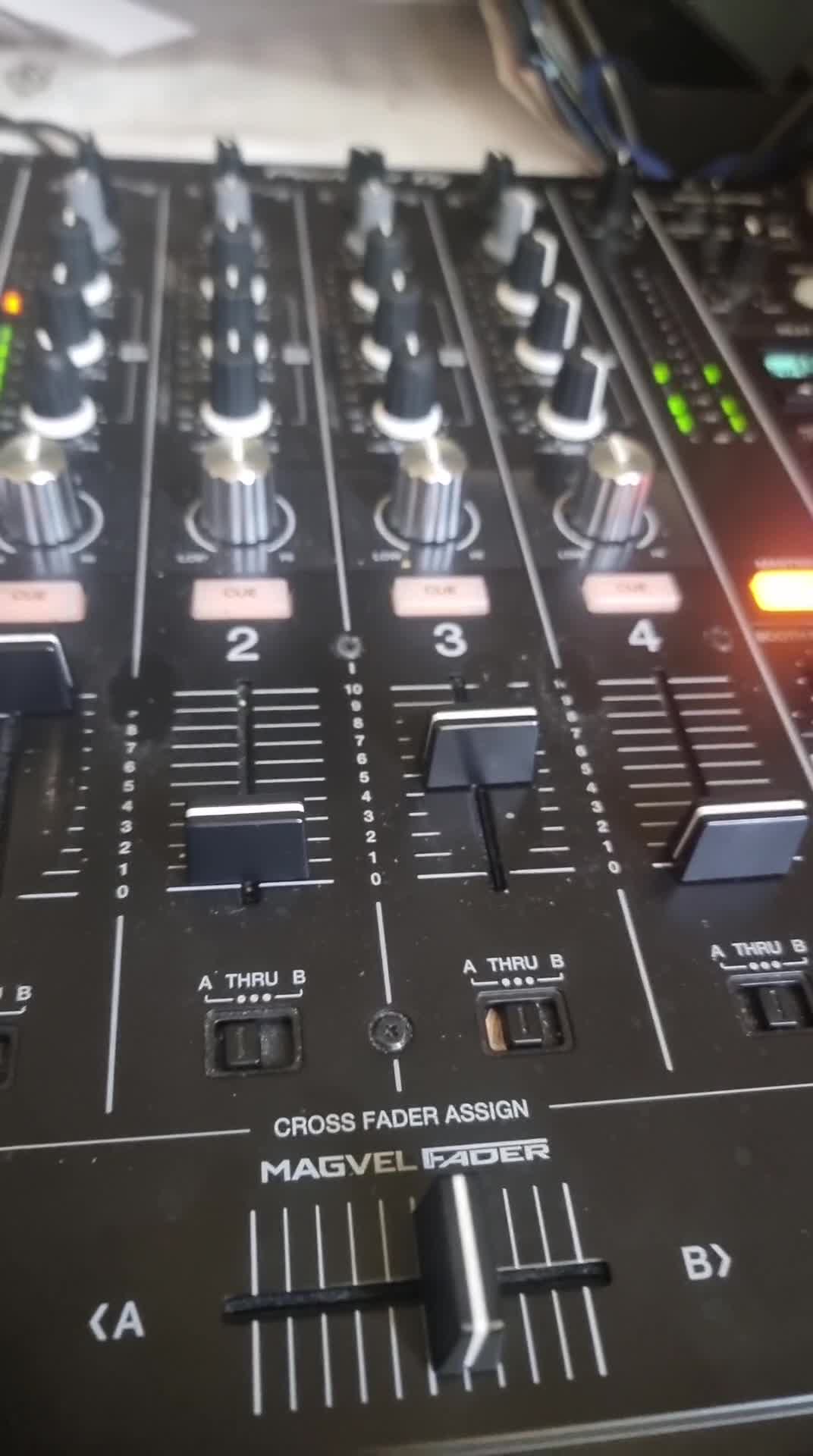 DEEPLOMATIKK RADIO STUDIO