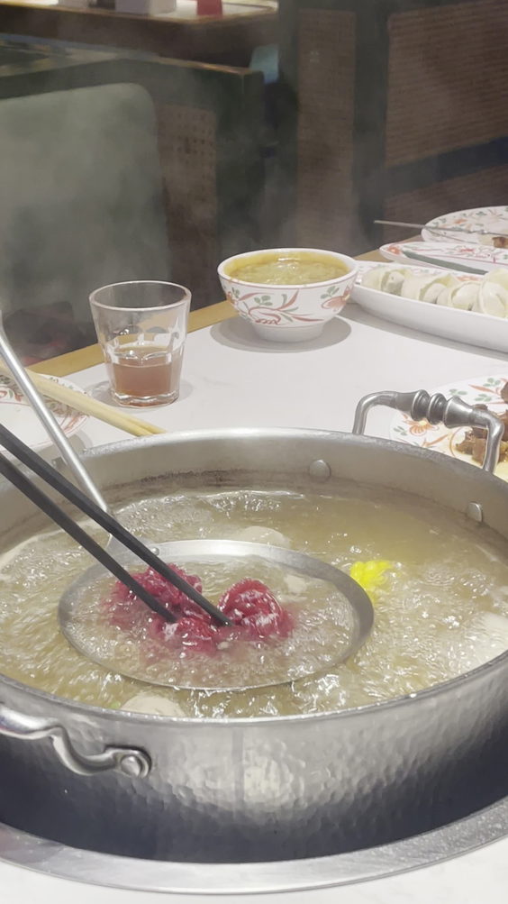 Xian jin ji chao shan beef hotpot 
