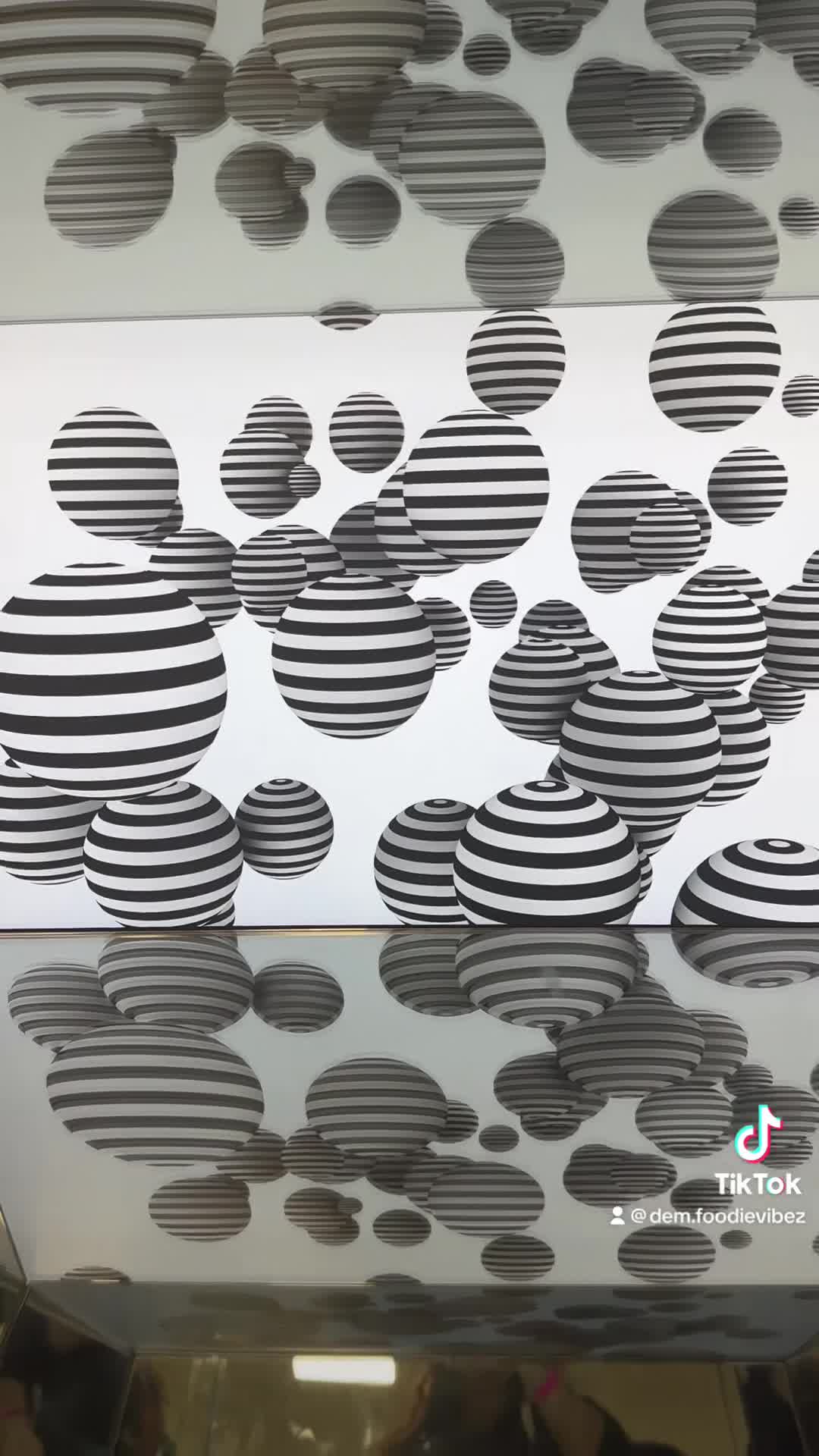 Video review of Museum of Illusions