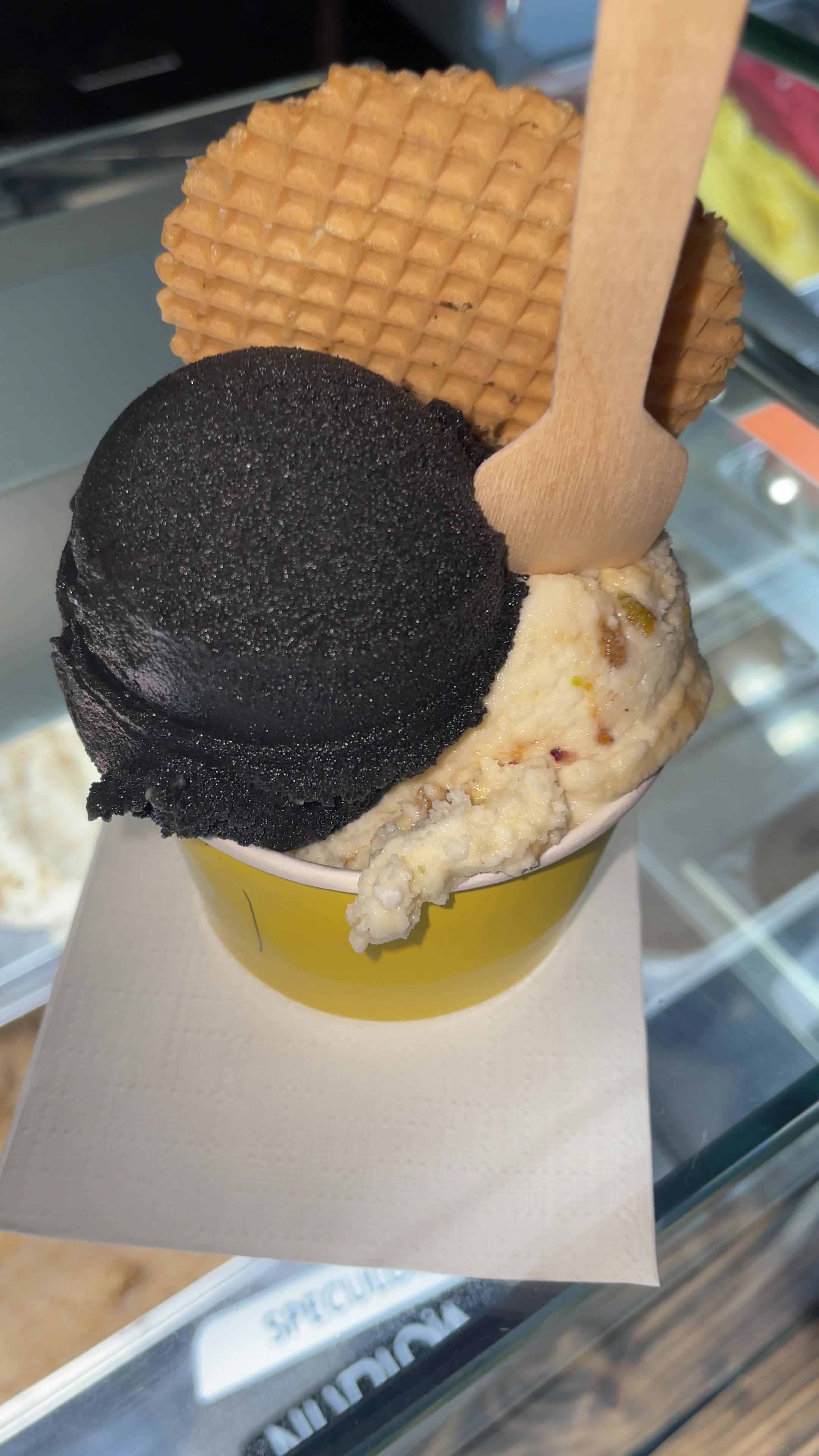 Video review of Vanille Noire