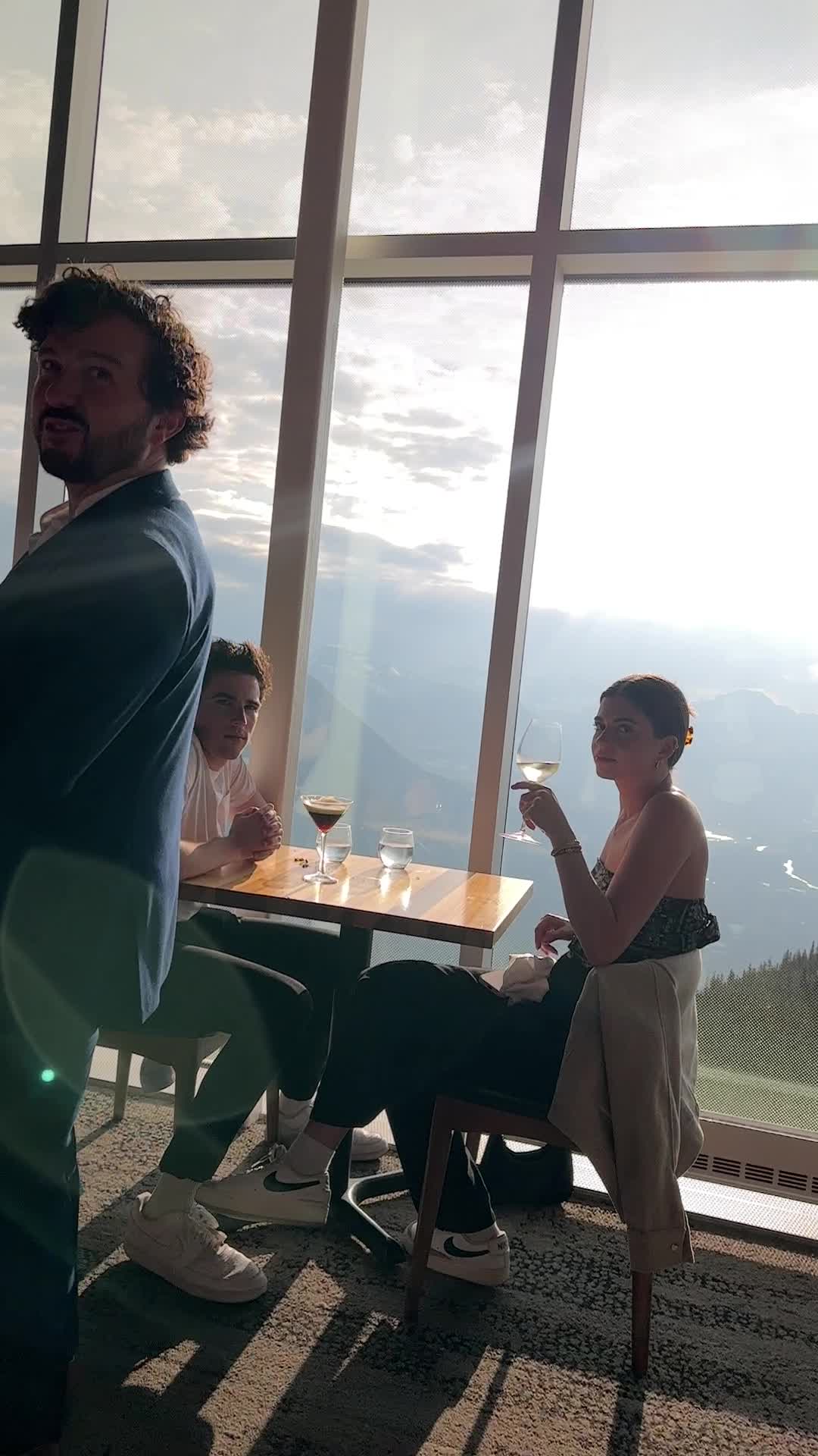 Video review of Sky Bistro