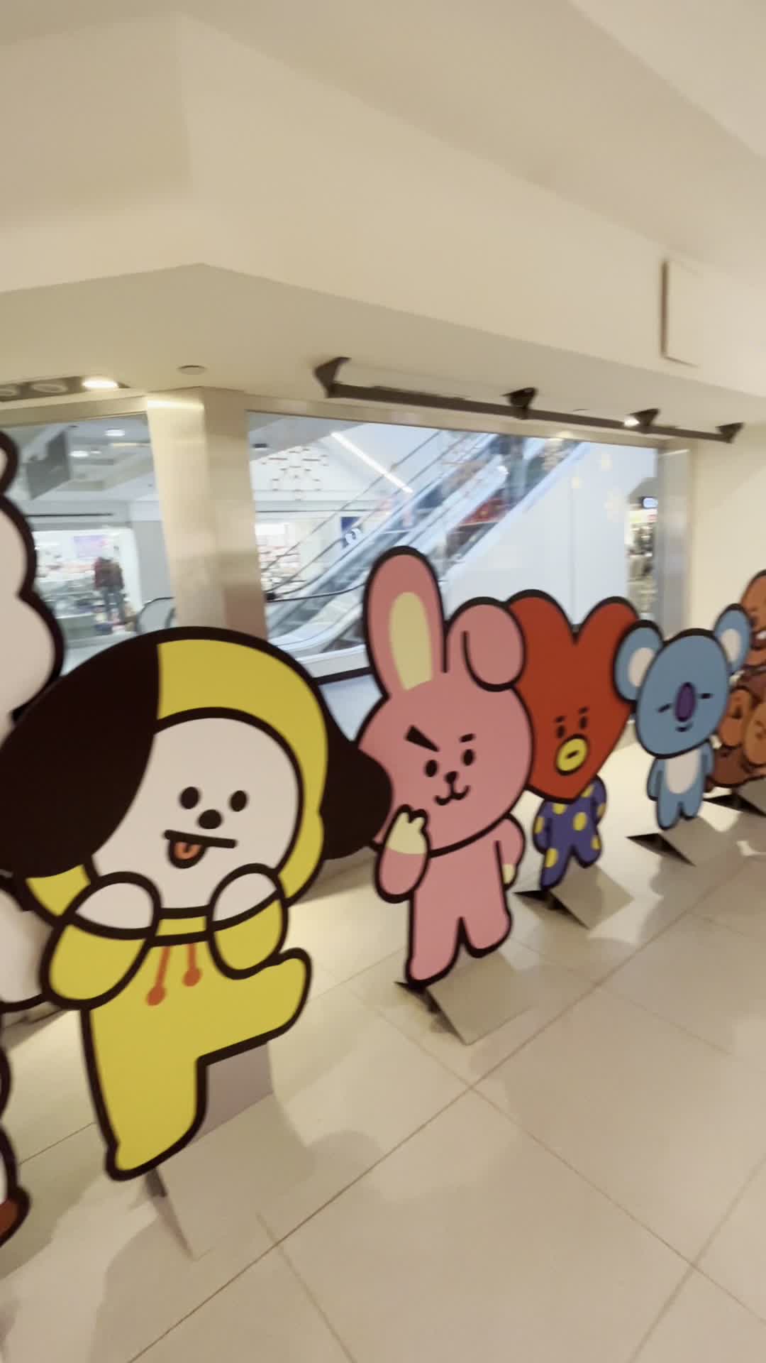 Video review of Le Centre Eaton de Montréal