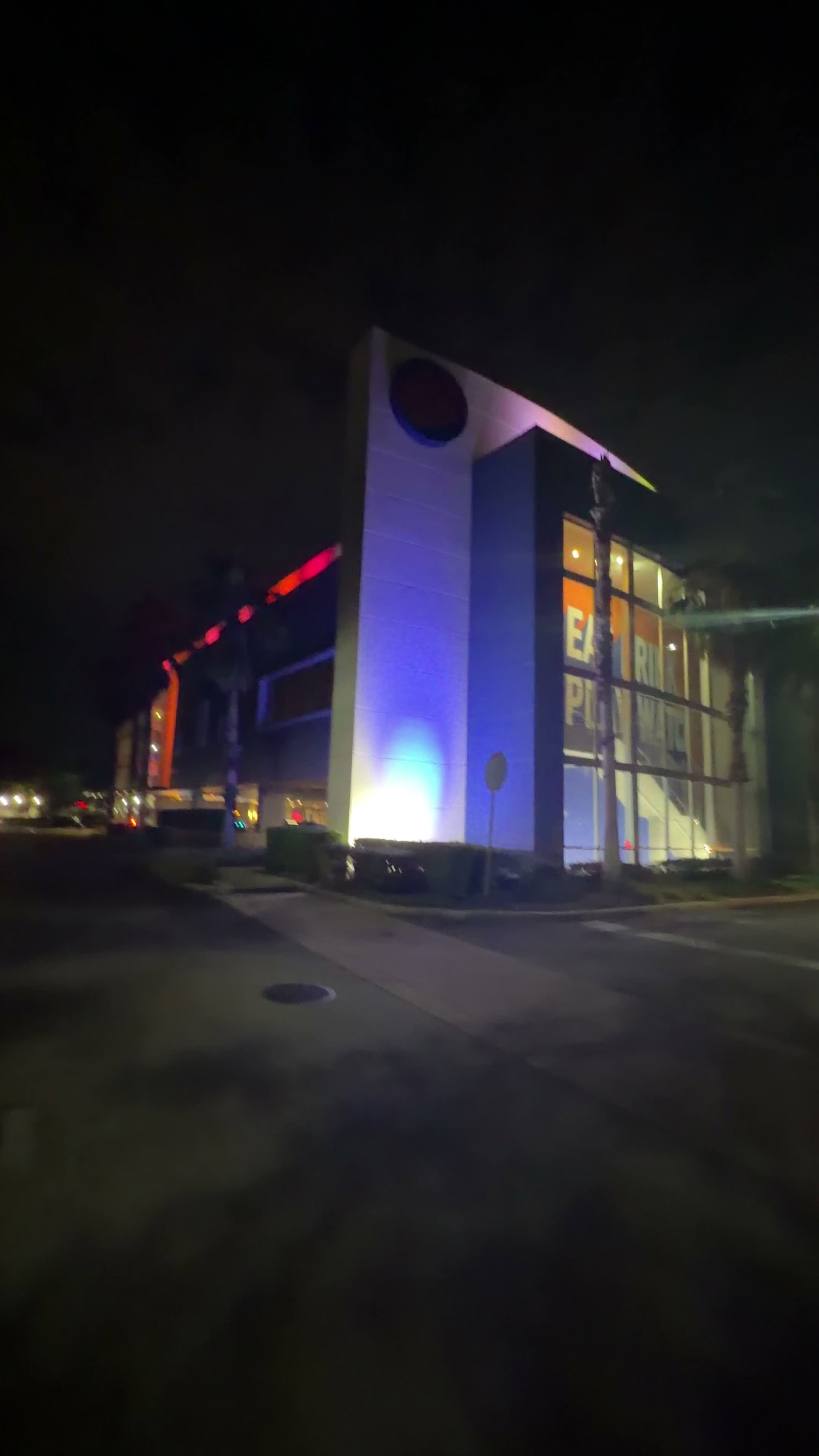Video review of Dave & Buster's