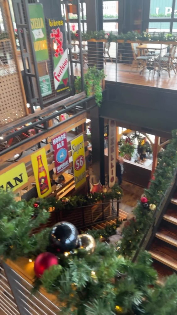 Café Hollander Brookfield Corners