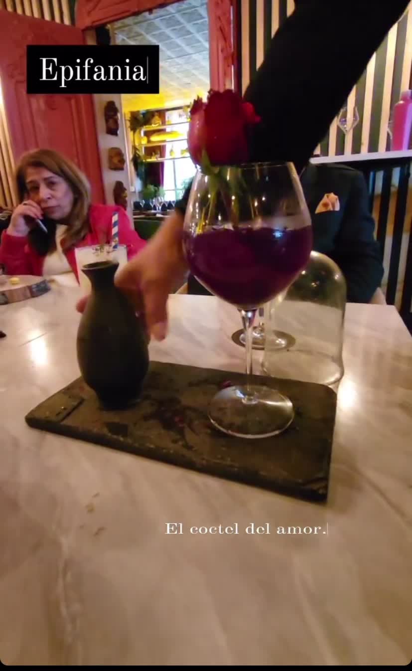 Video review of Viva La Vida