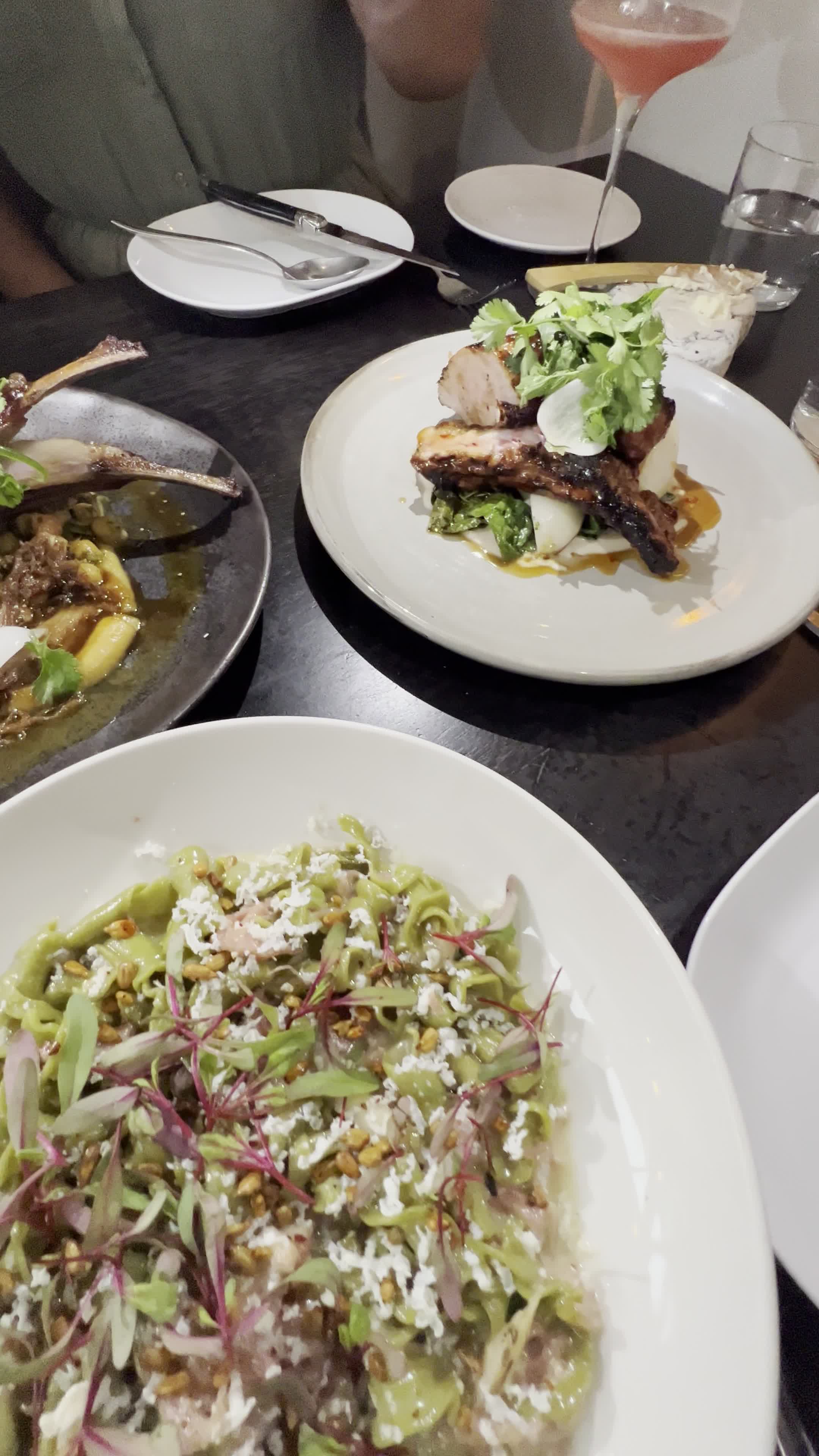 Video review of Spoon and Stable