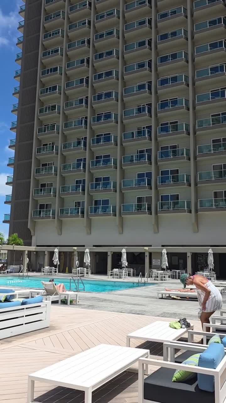 Video review of Ala Moana Hotel