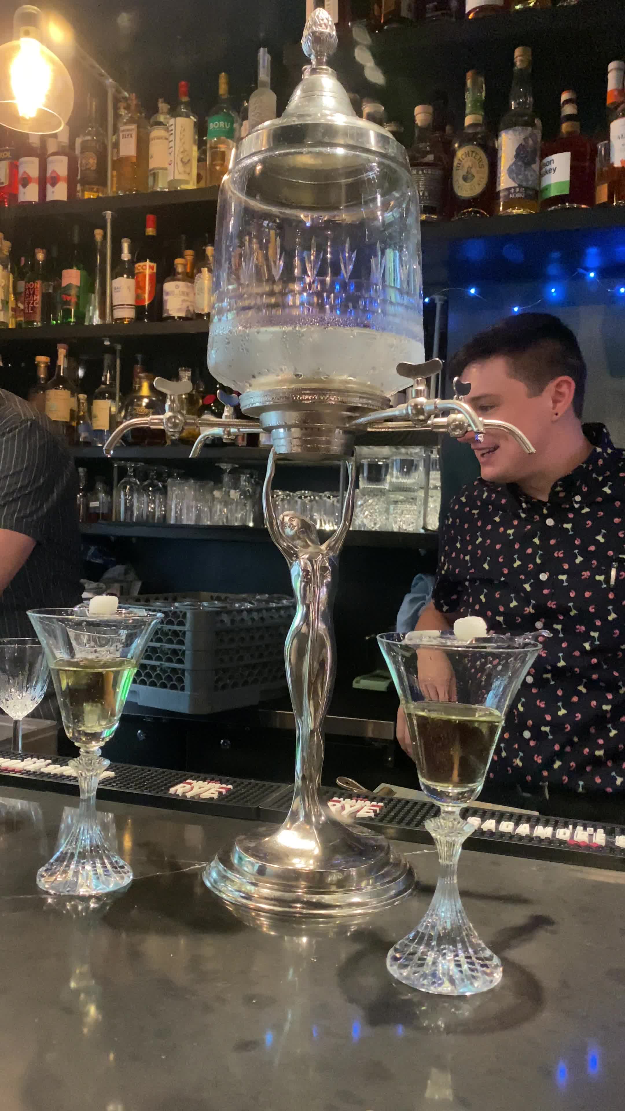 Video review of Apéro