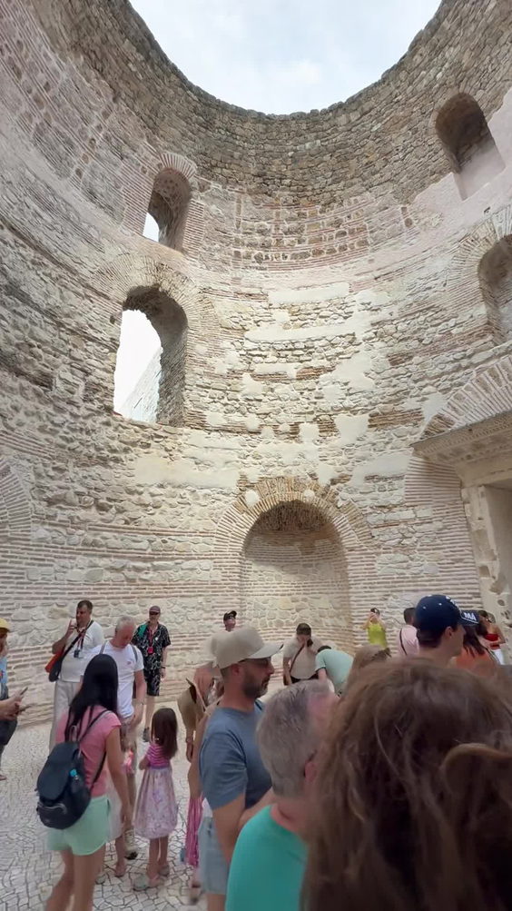 Diocletian's Palace (Historical Complex of Split with the Palace of Diocletian)
