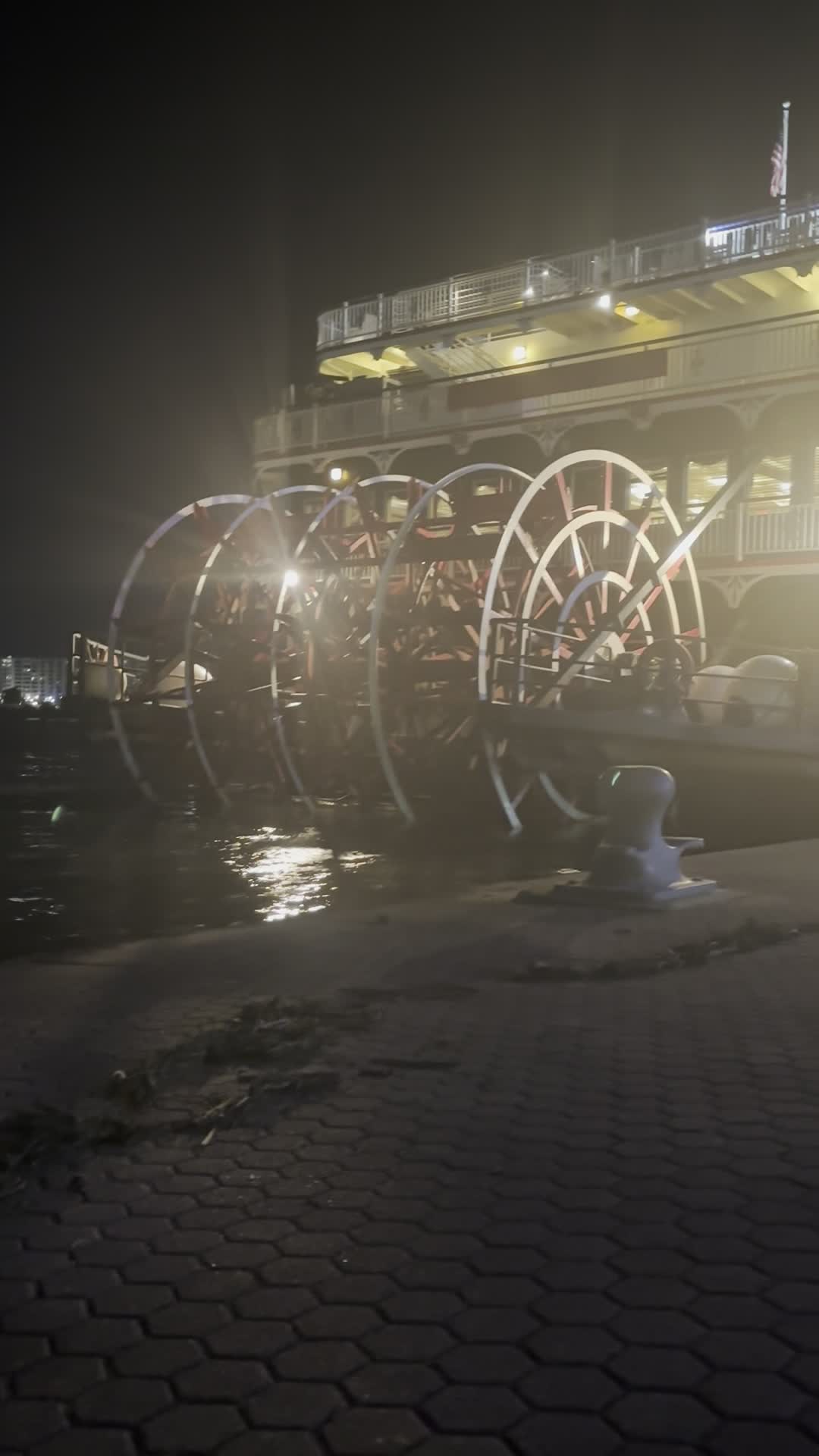 Video review of Joe's Crab Shack