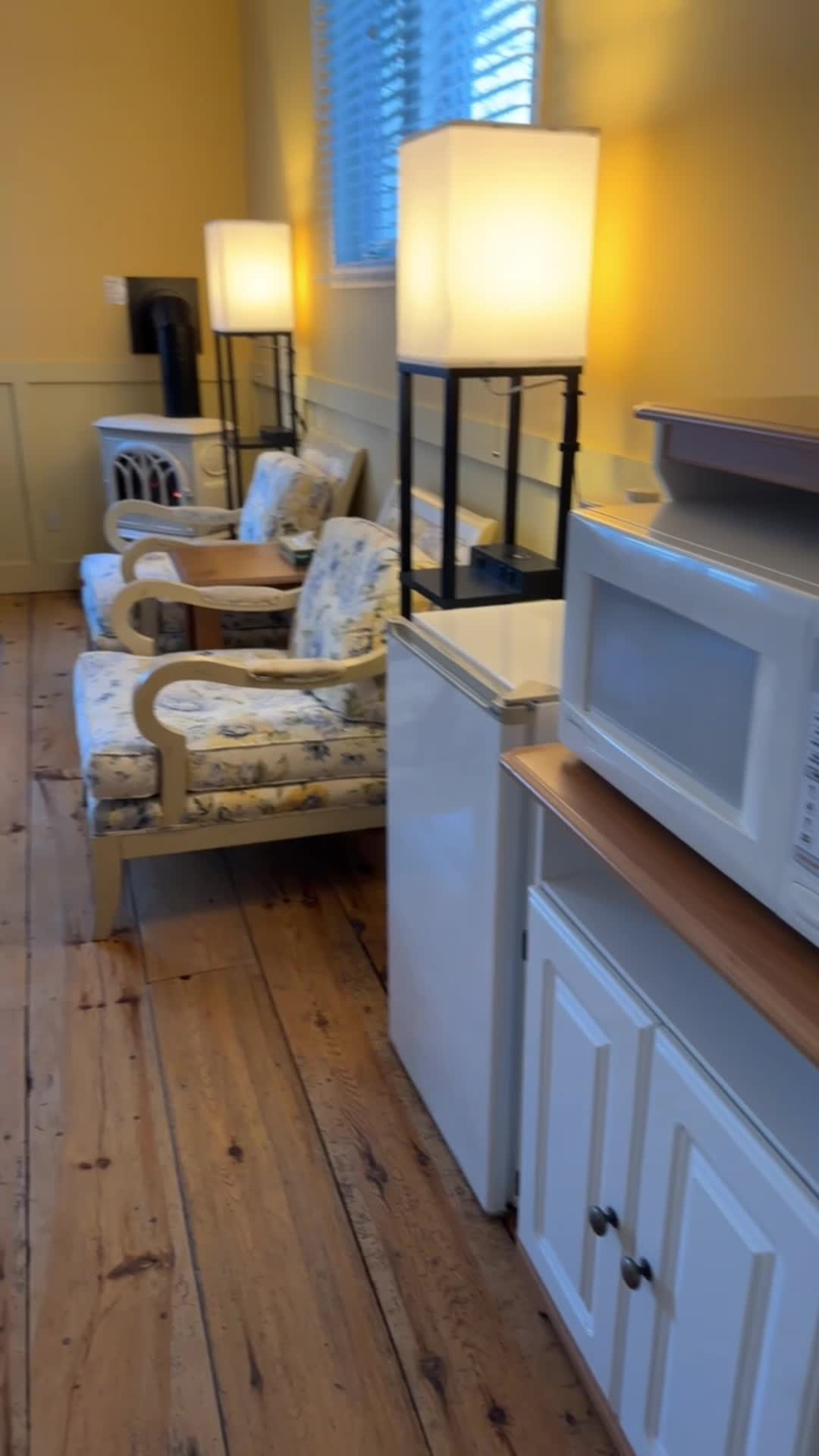 The White Rose Bed and Breakfast and Motel