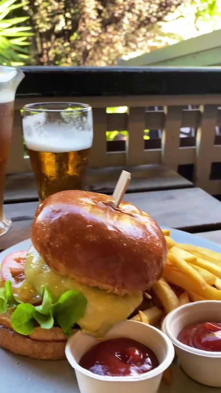 Video review of Courthouse Hotel