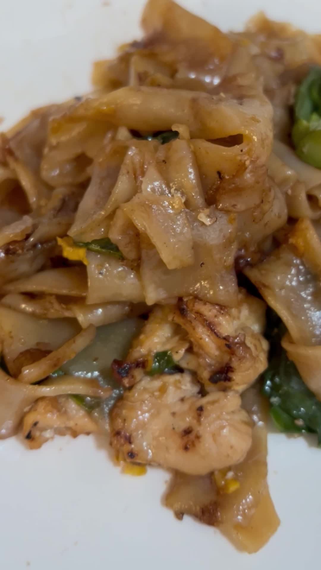 Video review of Sanamluang Café