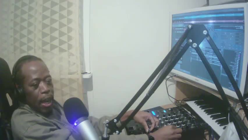 DEEPLOMATIKK RADIO STUDIO