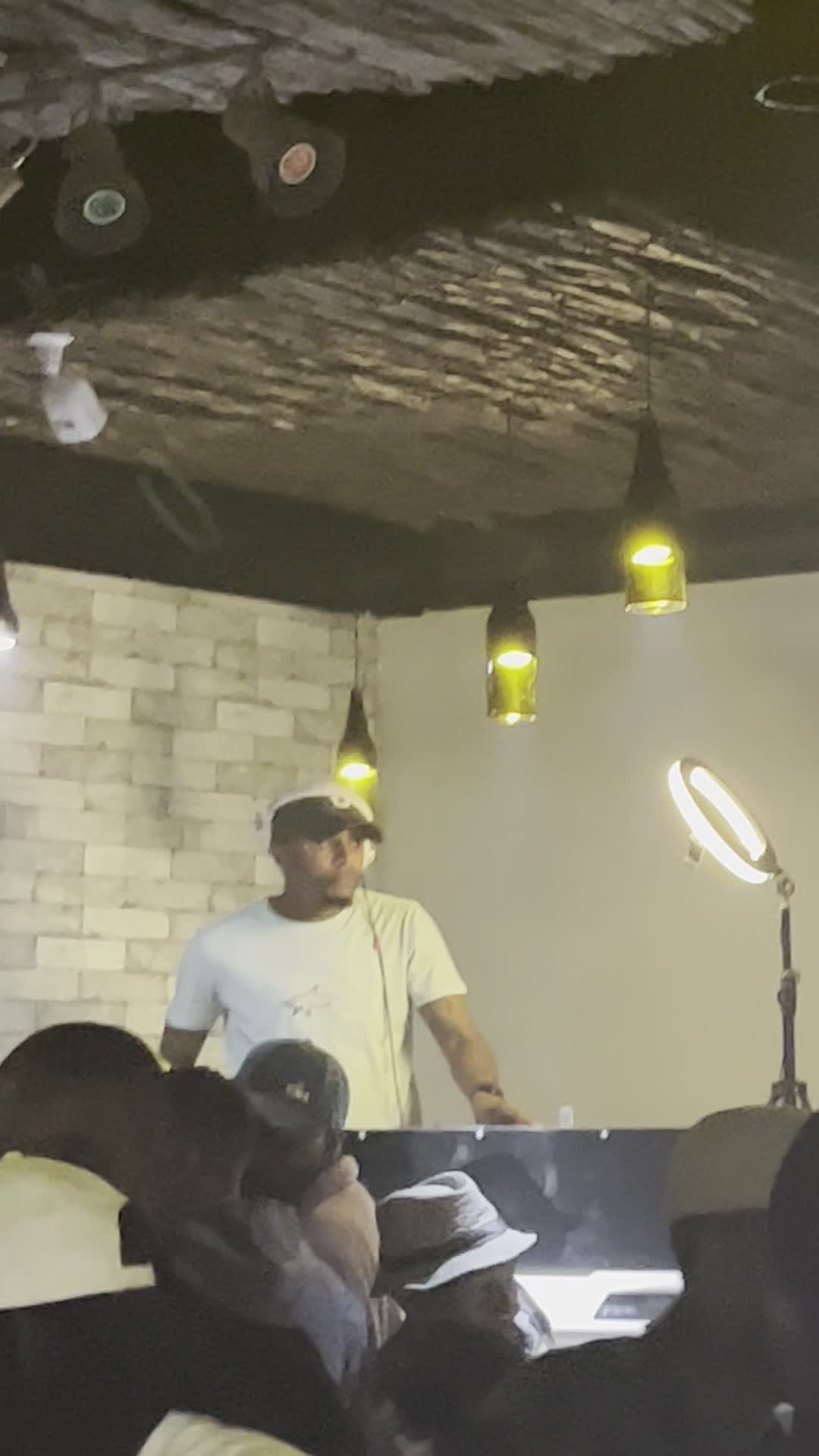 Kings butcher/liqour/bar/chisa